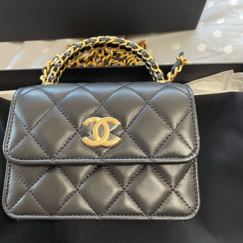 ❗️sold❗️New Chanel mini bag in black Lambskin and gold hardware with handle